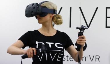  火腿腸有救：HTC Vive虛擬現實頭盔銷量已達10萬