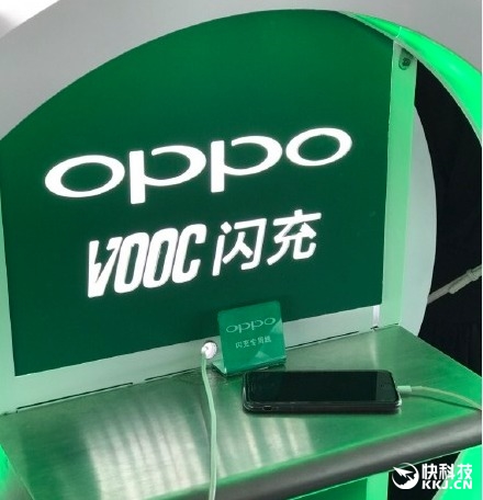 OPPO在高鐵設立免費充電樁