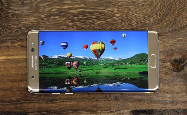 2017年智能手機屏幕發展大勢：OLED、HDR、柔性LCD