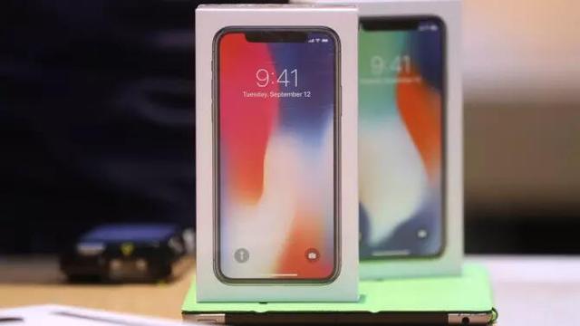  富士康工廠被曝非法讓中國(guó)學(xué)生加班組裝iPhone X