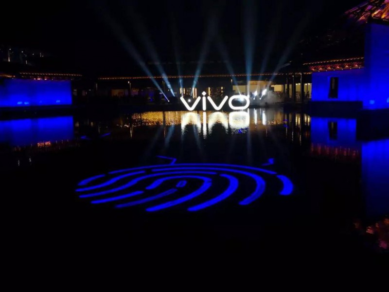 vivo X21：奔跑中的青年，從敢為天下后到引領市場潮流