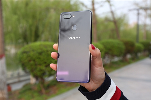 OPPO R15